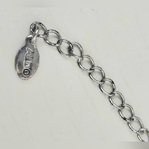 Simple Statement Necklace - Picture 3 of 4